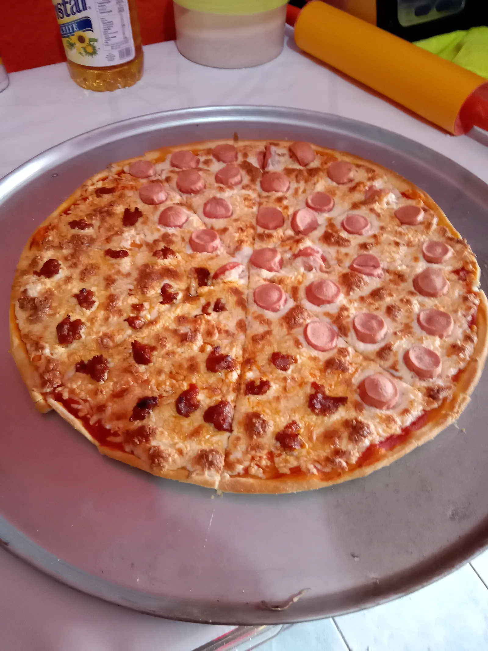 Pizzería leal image 3