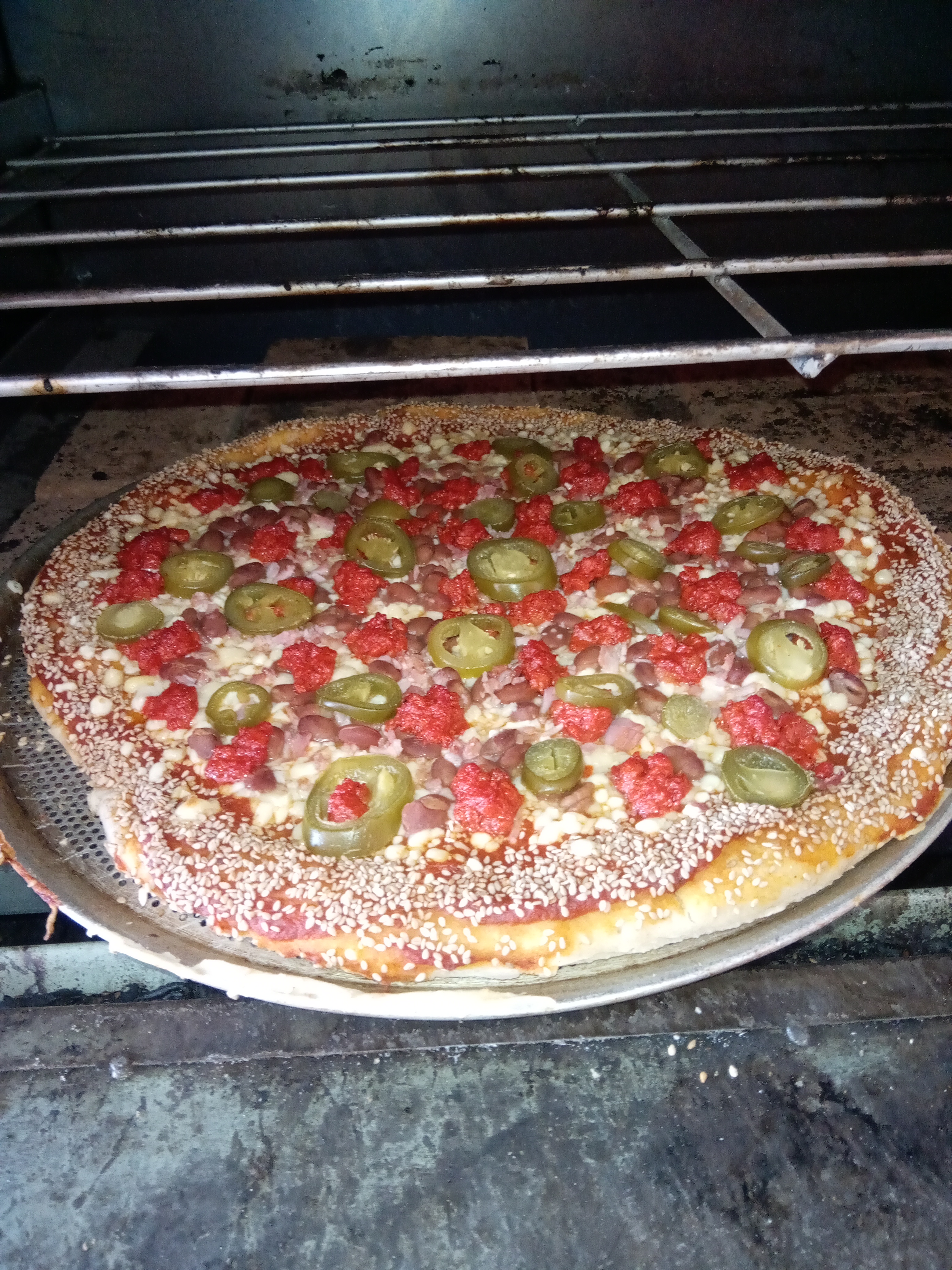 Pizzería leal image 6