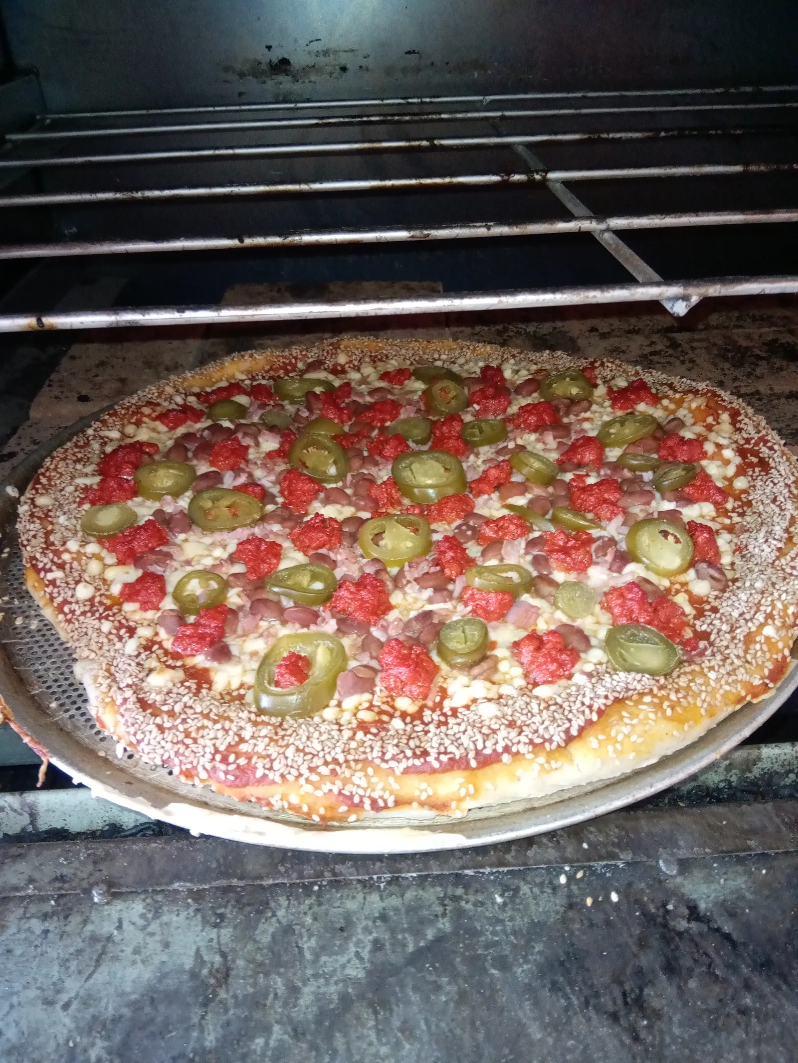Pizzería leal image 6