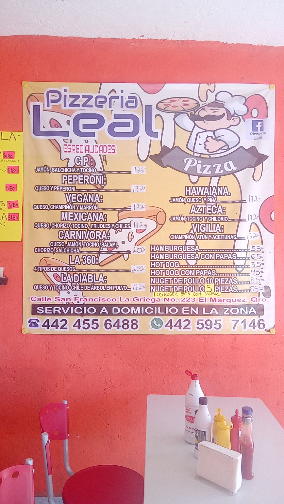 Pizzería leal image 9