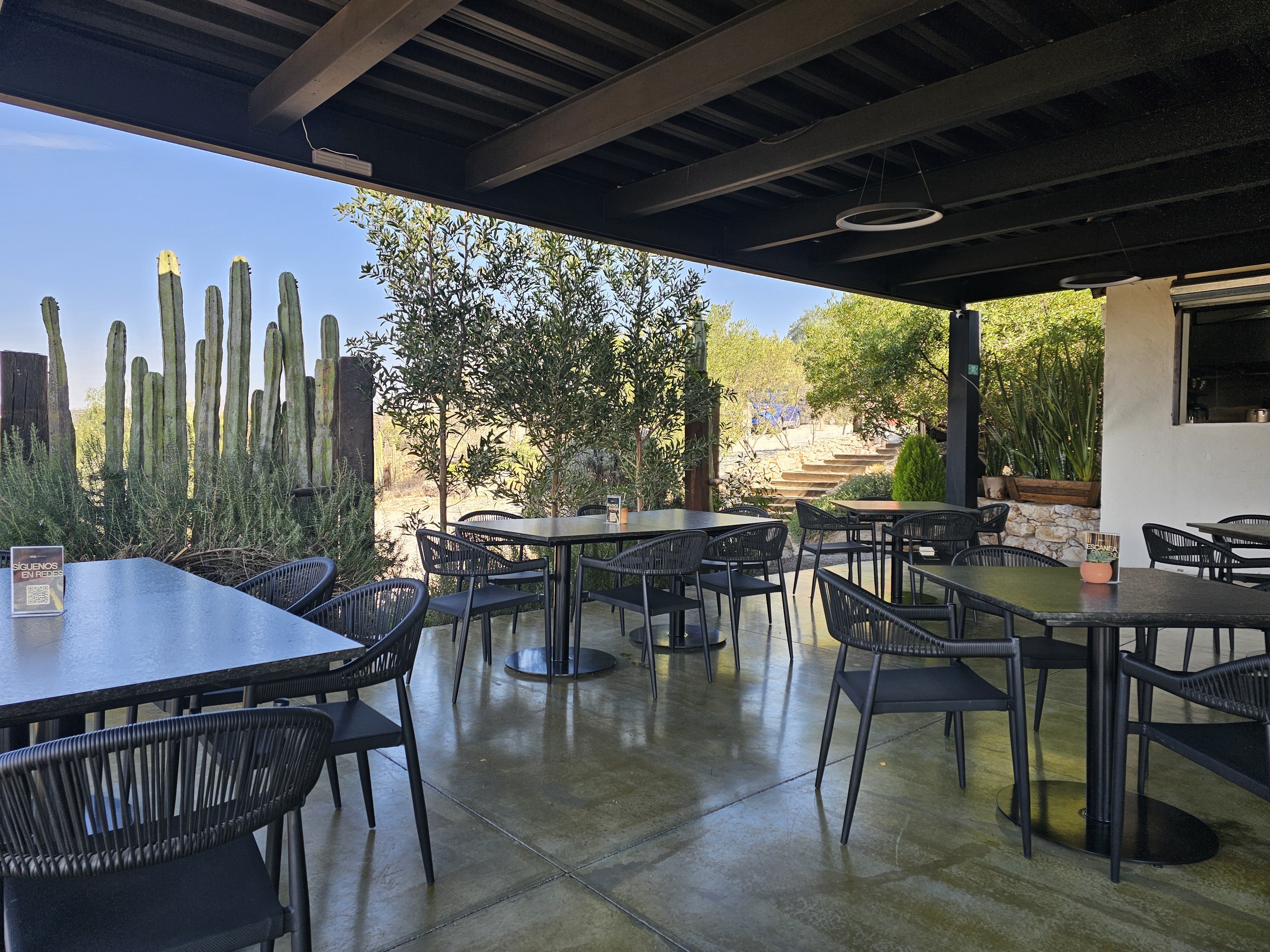 Vertical Restaurante y Bar - Viñedos Puerta del Lobo image 1