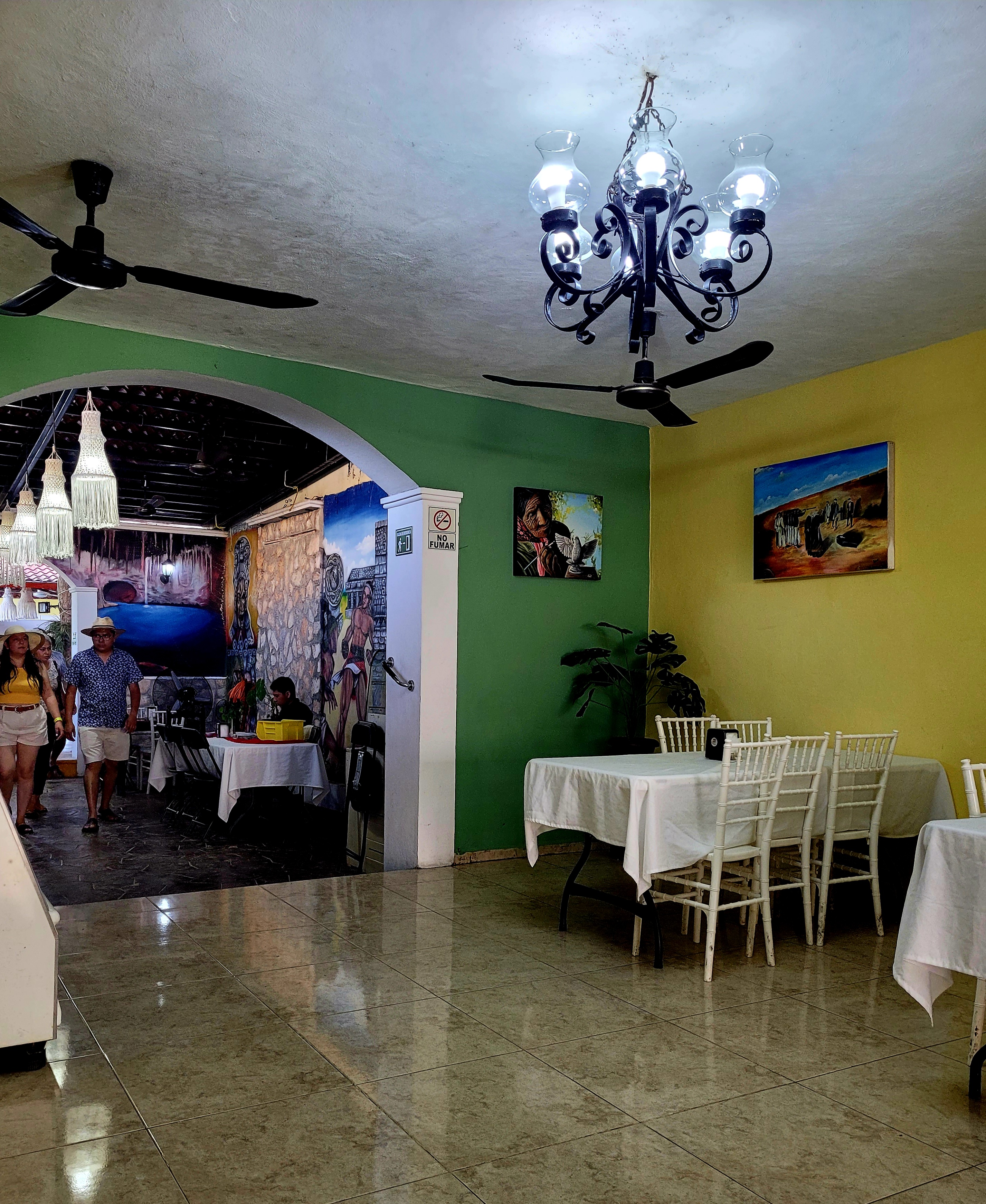 Eleganzza Restaurant image 7