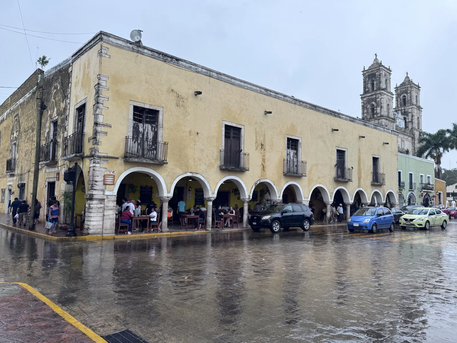 Los Portales Valladolid image 6