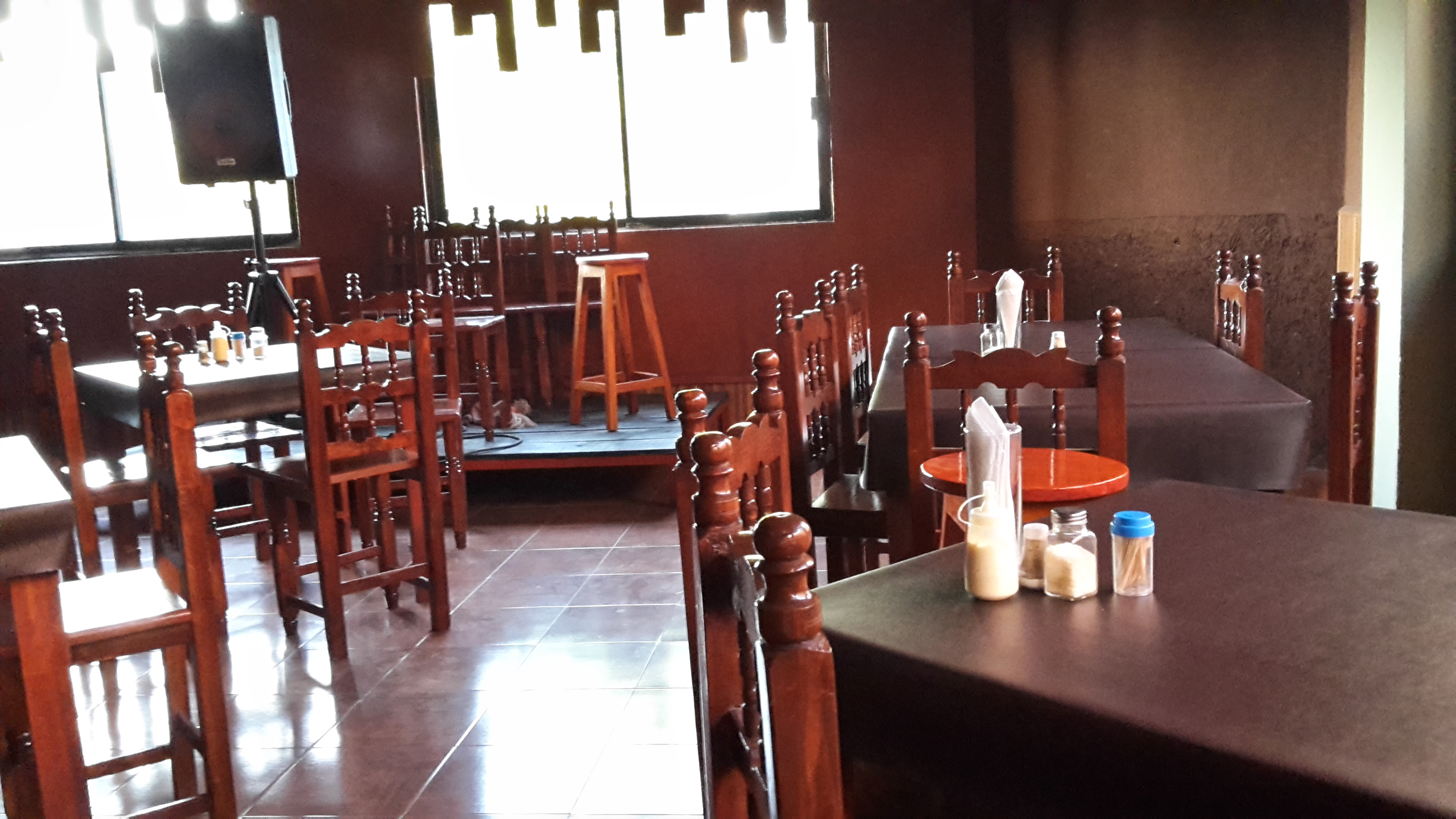 Restaurant Gabby & Charlies image 1