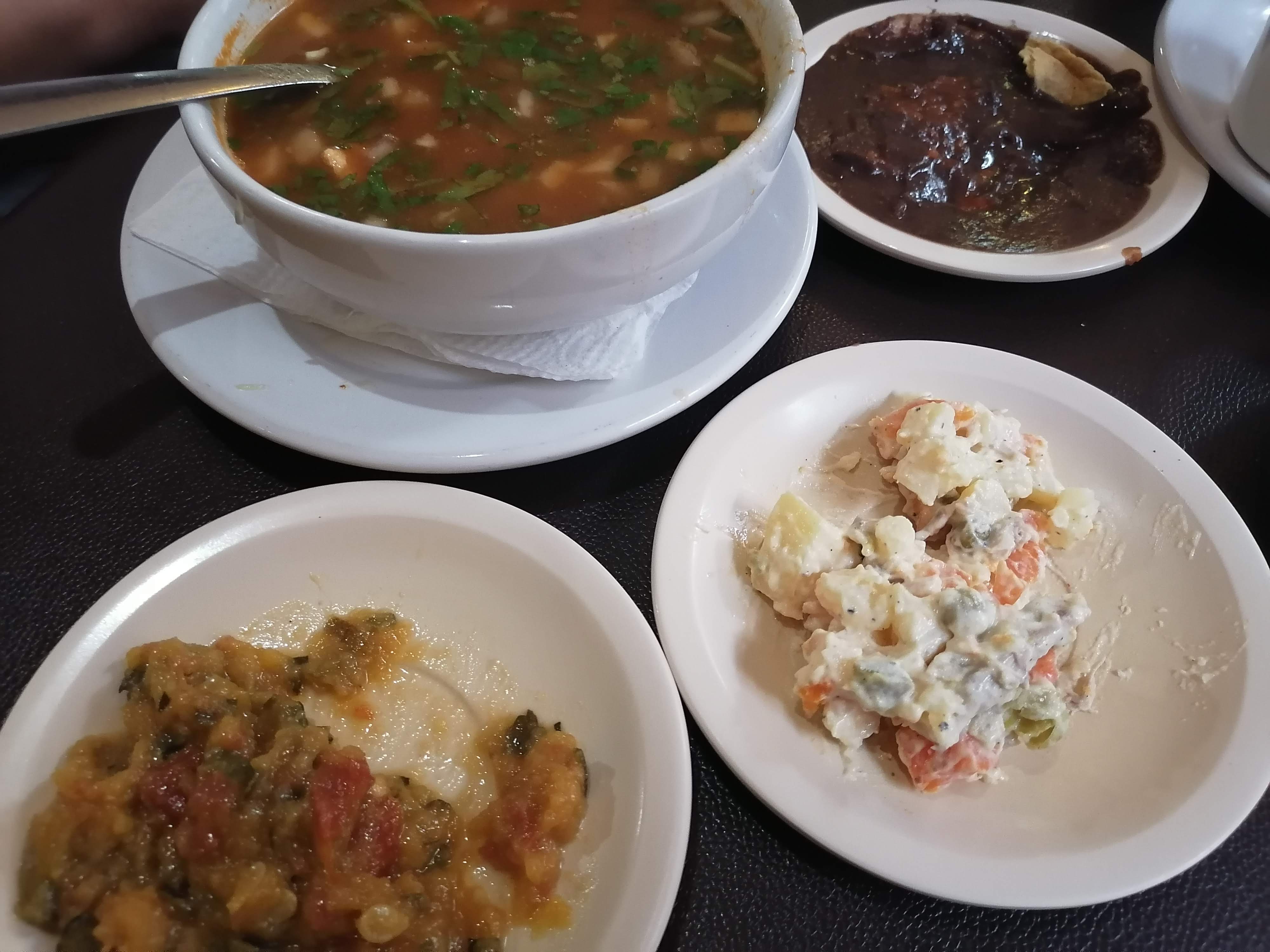 Restaurant Gabby & Charlies image 8