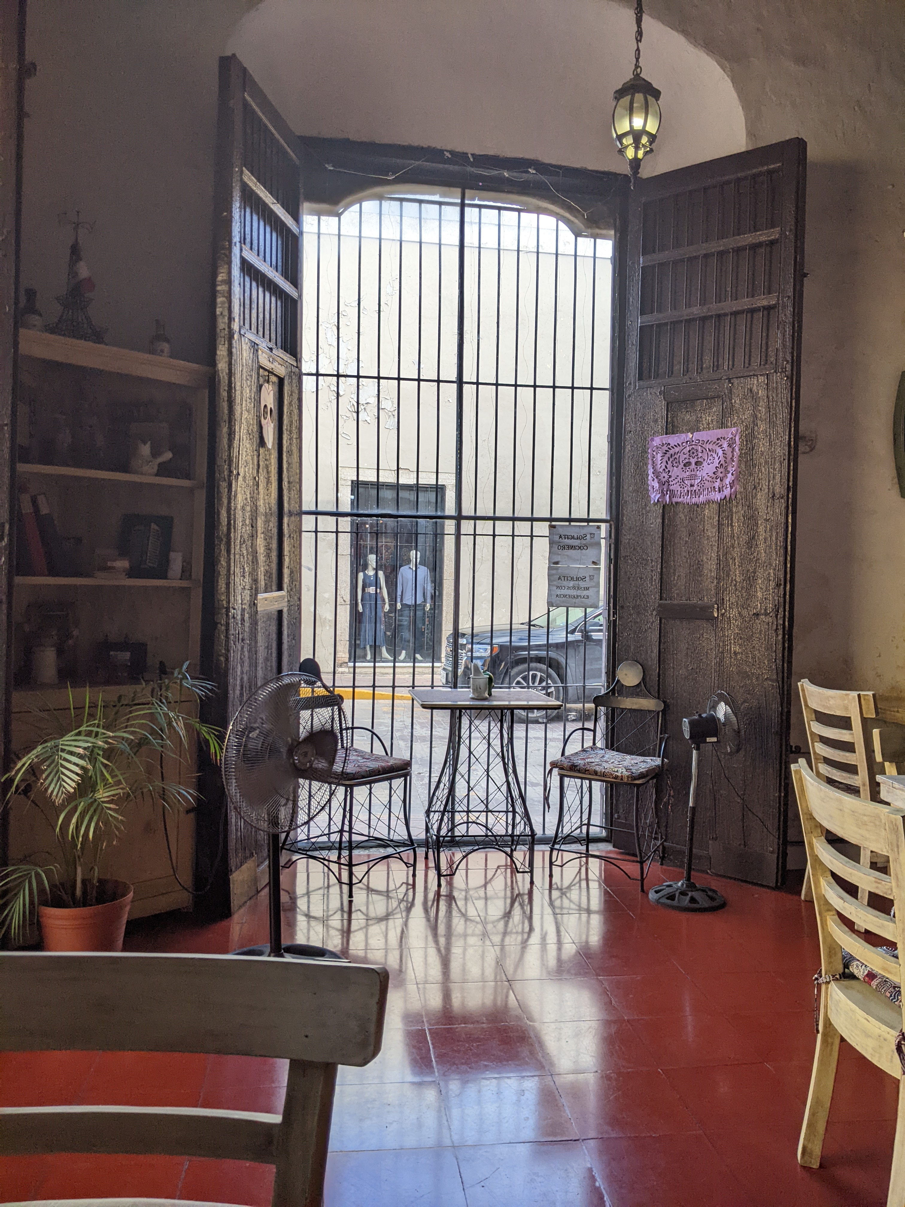 LA VILLE Bistro image 8