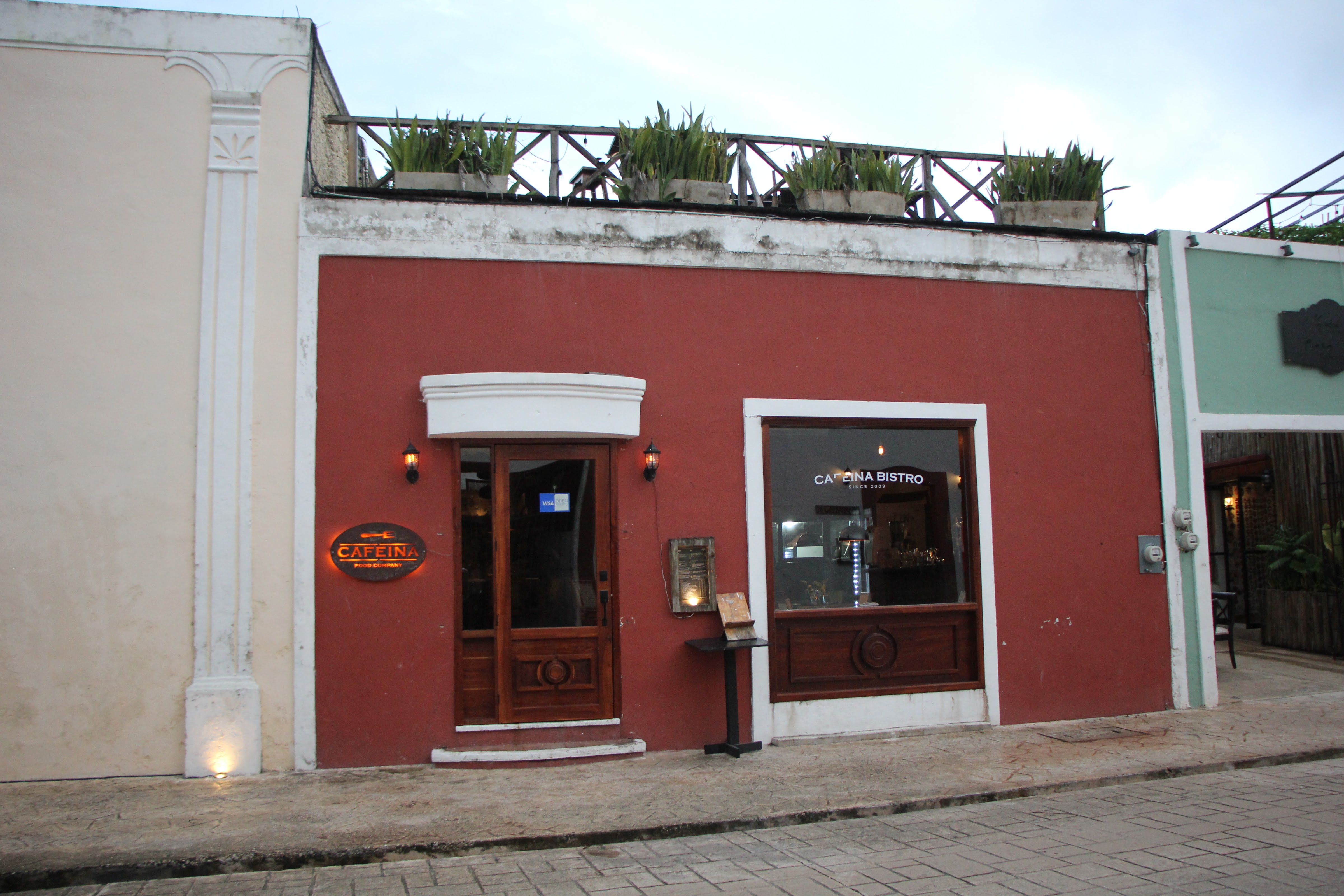 Cafeina Bistro image 4