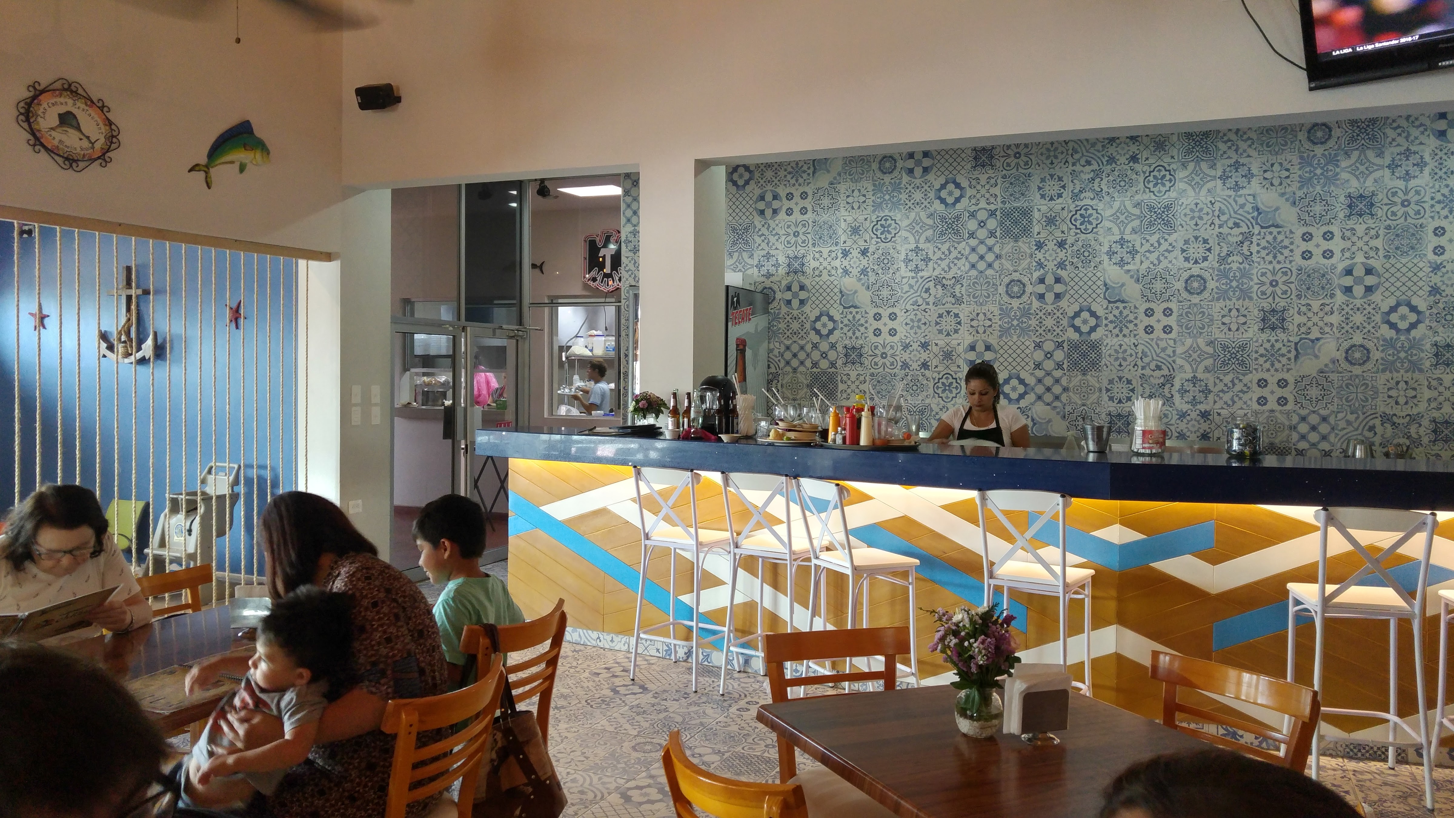 Mariscos Las Cañas image 1