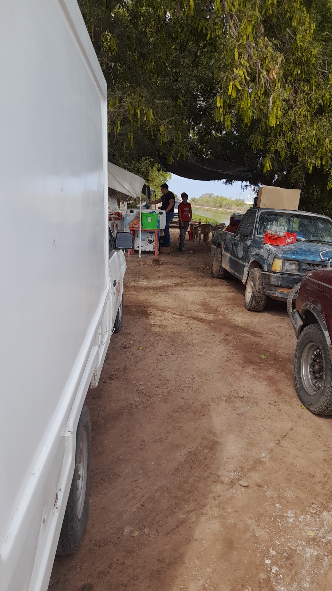 Mariscos el parientito image 6