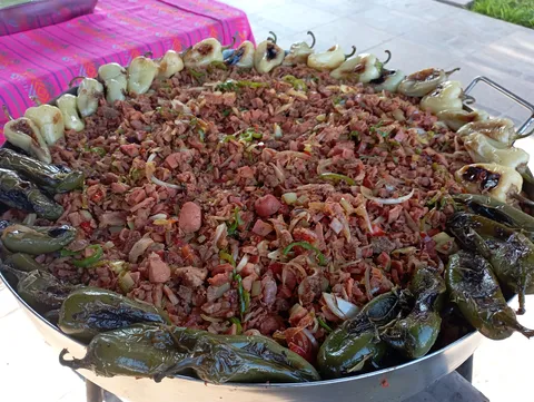 TACOS GR (BIRRIA DE RES Y CABEZA) image 1