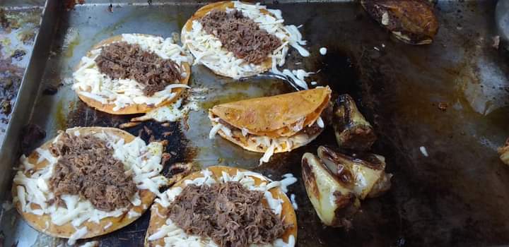 TACOS GR (BIRRIA DE RES Y CABEZA) image 7