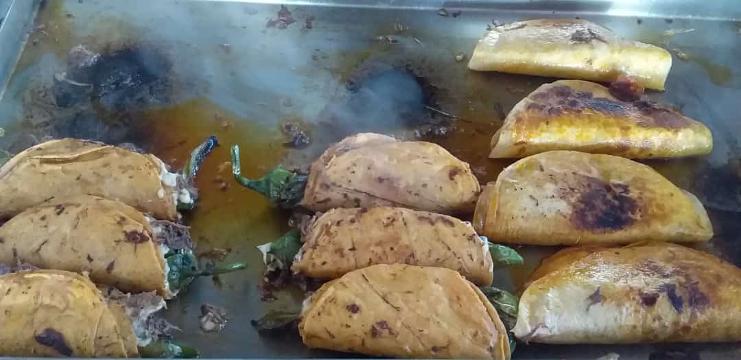 TACOS GR (BIRRIA DE RES Y CABEZA) image 9