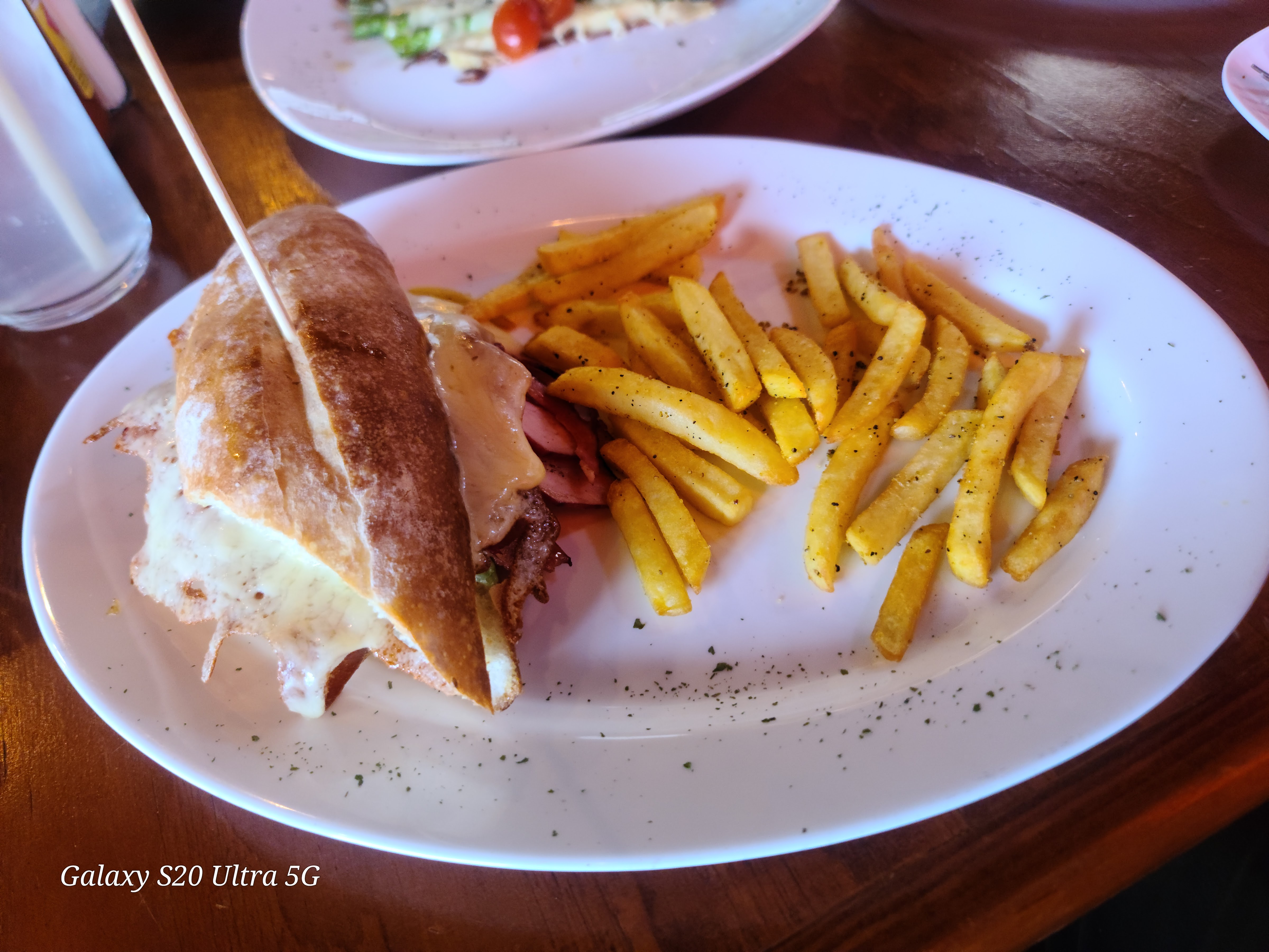 Magnolia lounge image 4