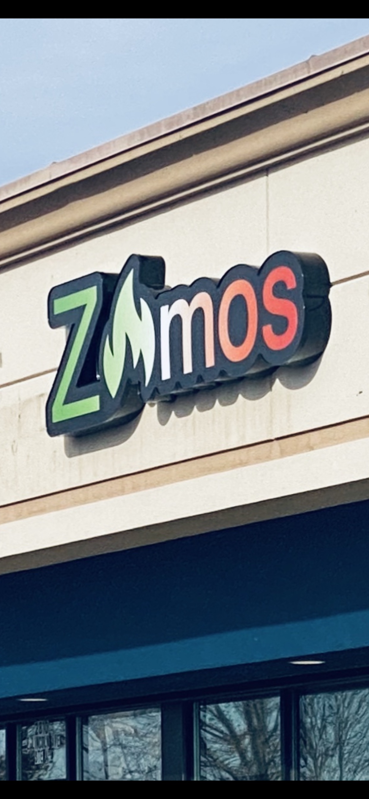 Zomos sushi & teriyaki image 2