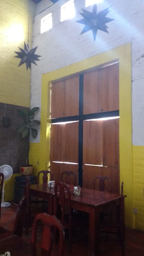 El Marquez Restaurant & Bar image 3