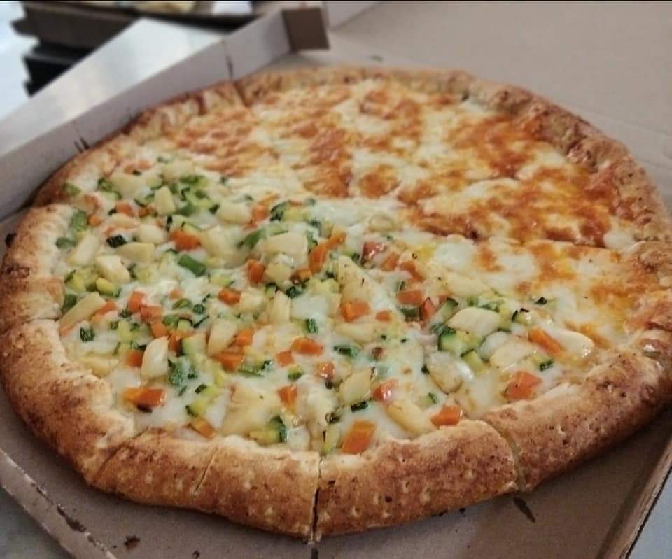 juanito's pizza image 3