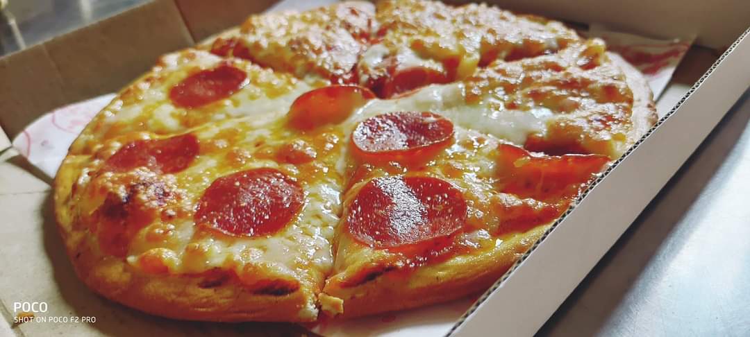 juanito's pizza image 4