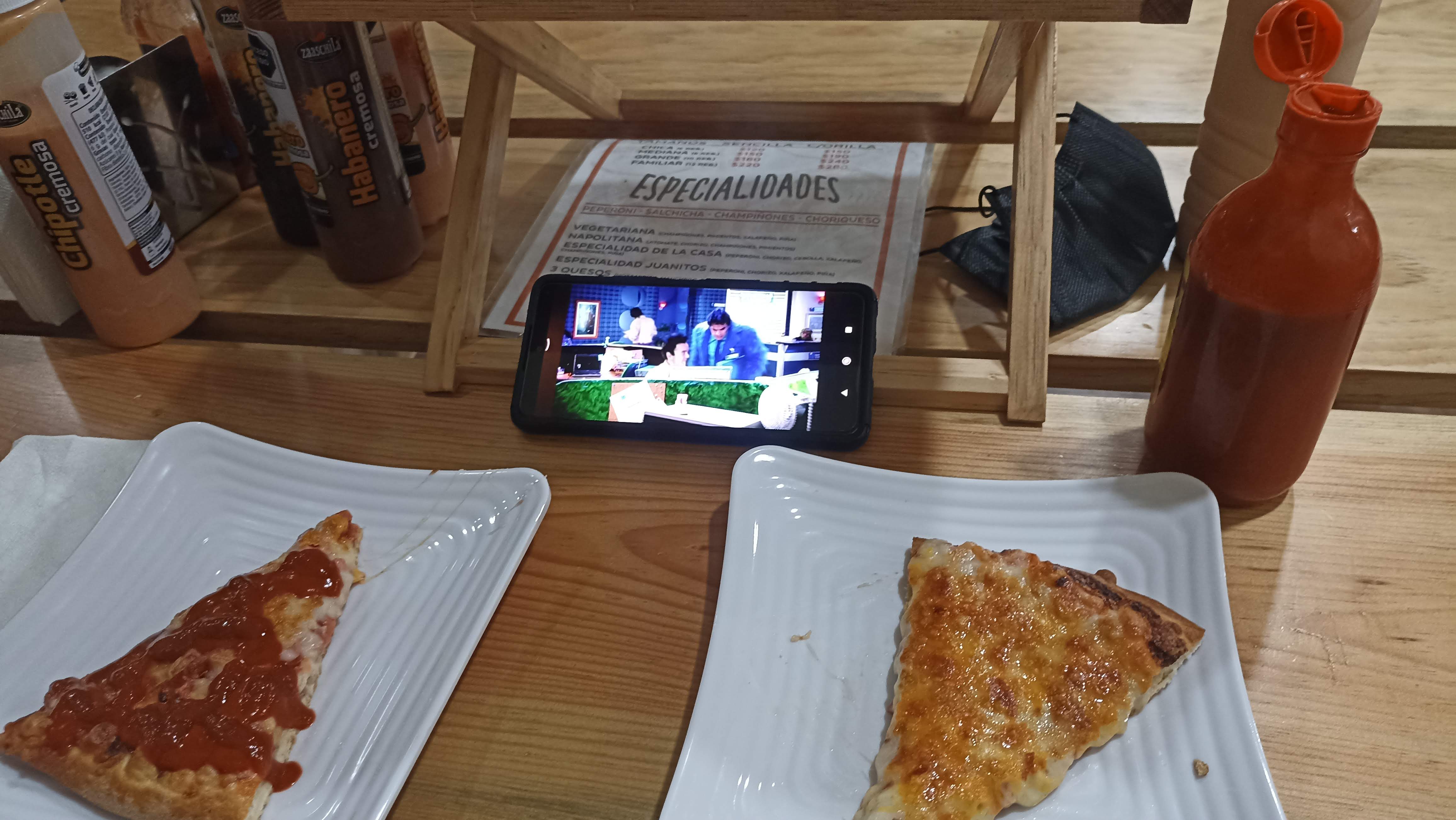 juanito's pizza image 10