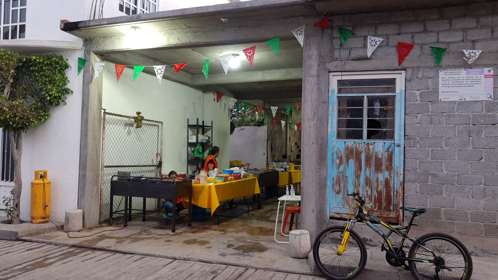 Taquería “El Chino" image 3