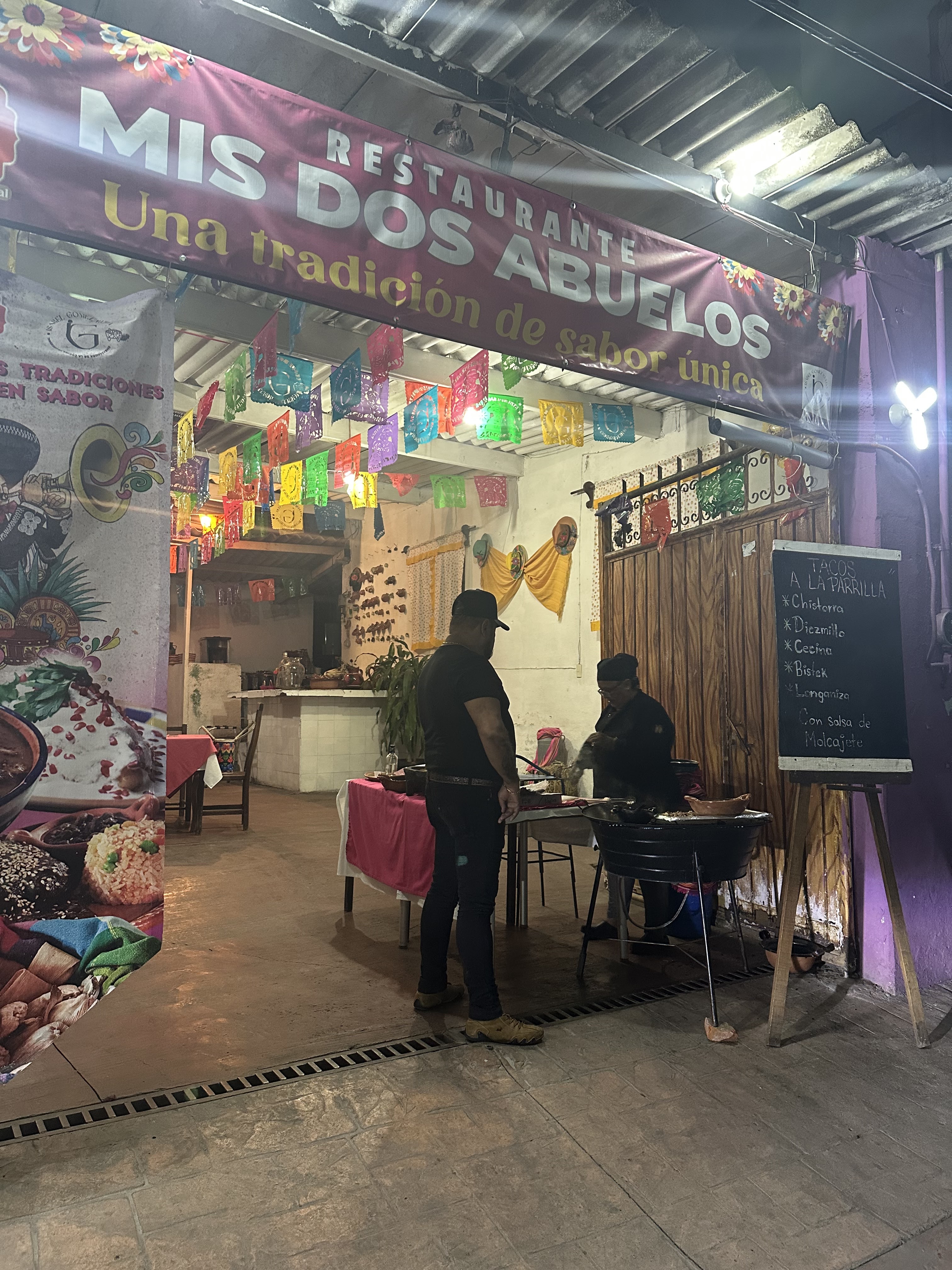 Mis dos Abuelos image 5