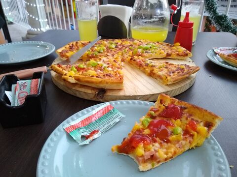 La Pizza image 2