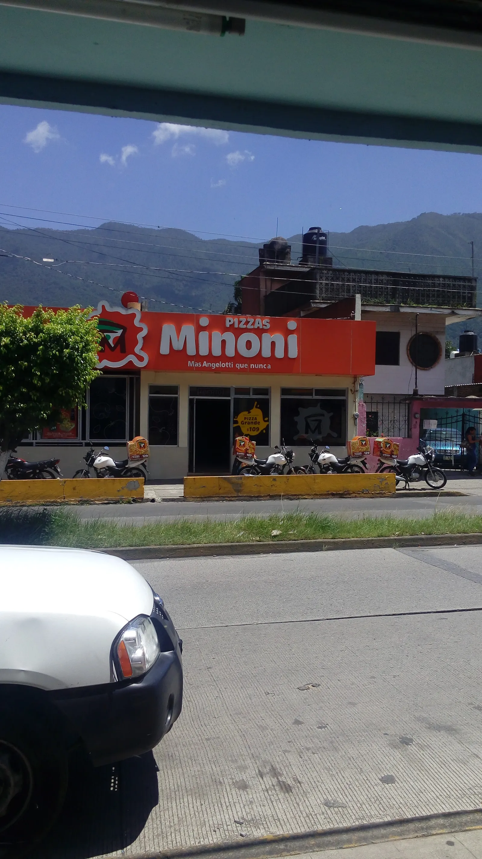 Pizzas Minoni image 1