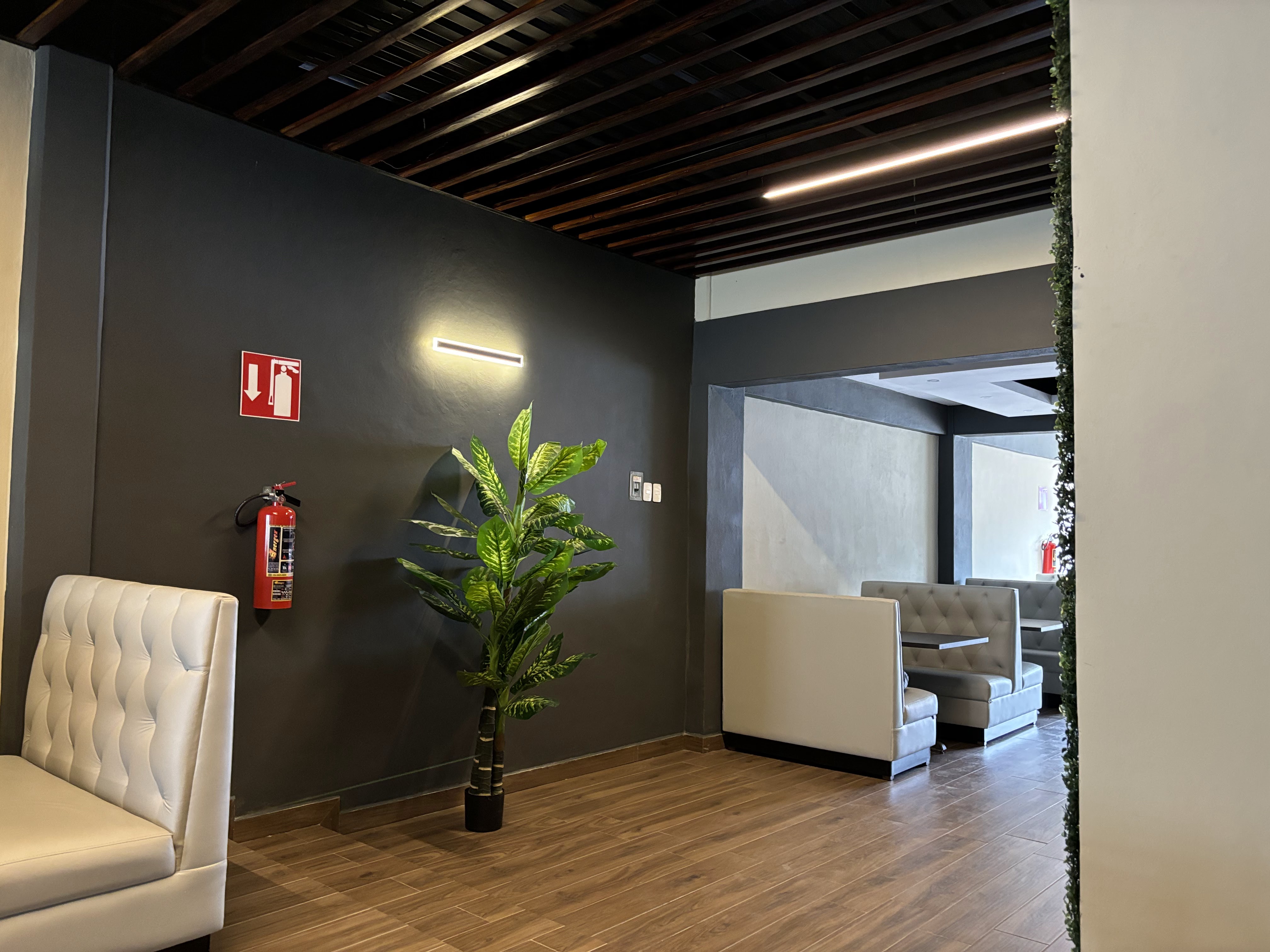 Enjoy Restaurant image 9