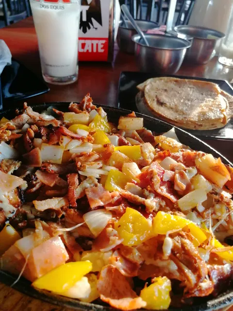 Fogón Tacos & Beer image 5