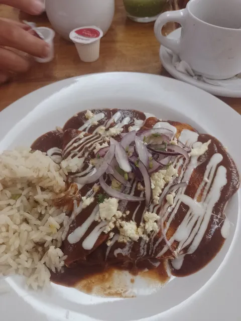 Los Ciruelos restaurant image 8