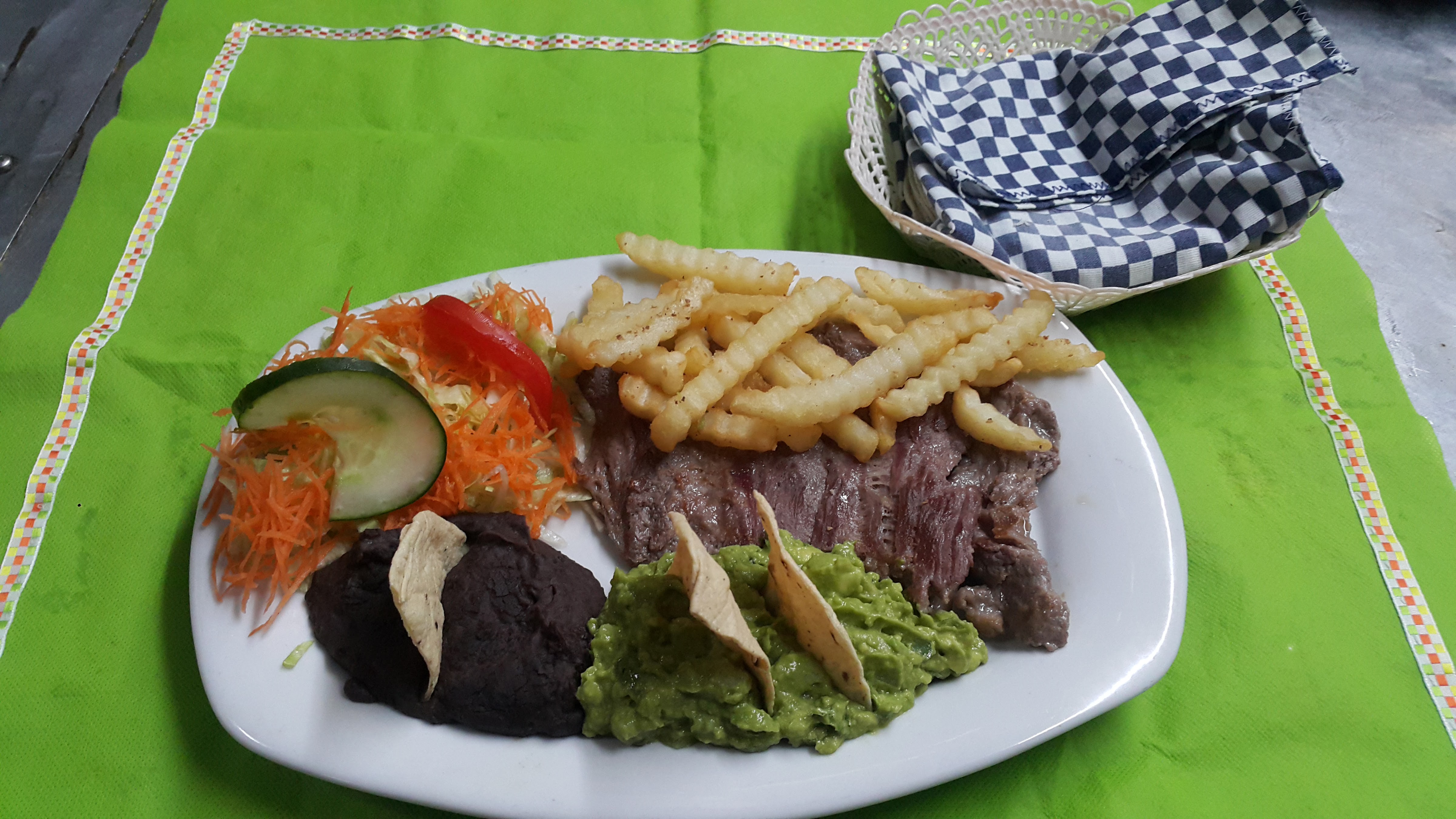 La Cascada Mariscos, Aves y Carnes image 1