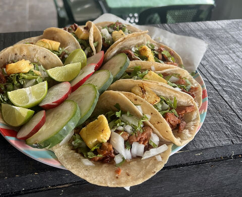 Marisquería y taqueria el pariente image 3