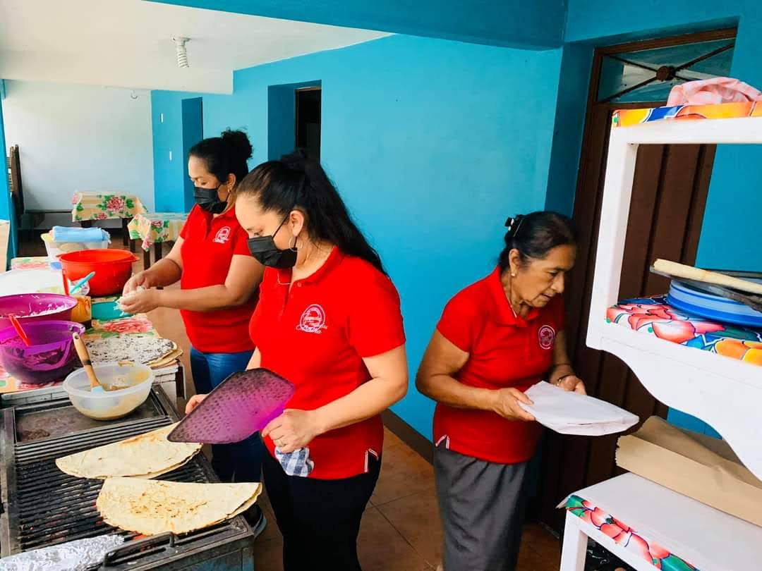 Tlayudas "DOÑA BERTHA" image 5