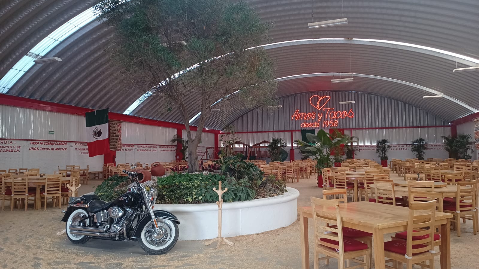 Amor y Tacos desde 1958 image 1