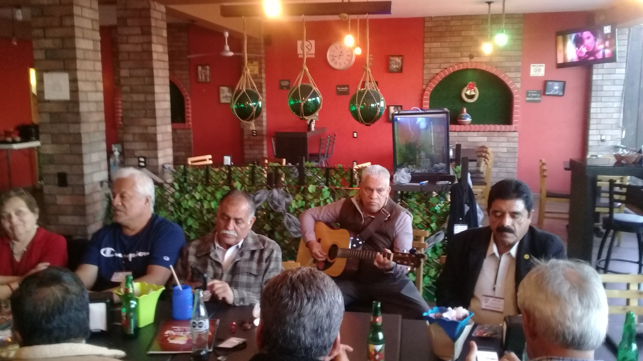 La Taberna Del Oso Bar image 3