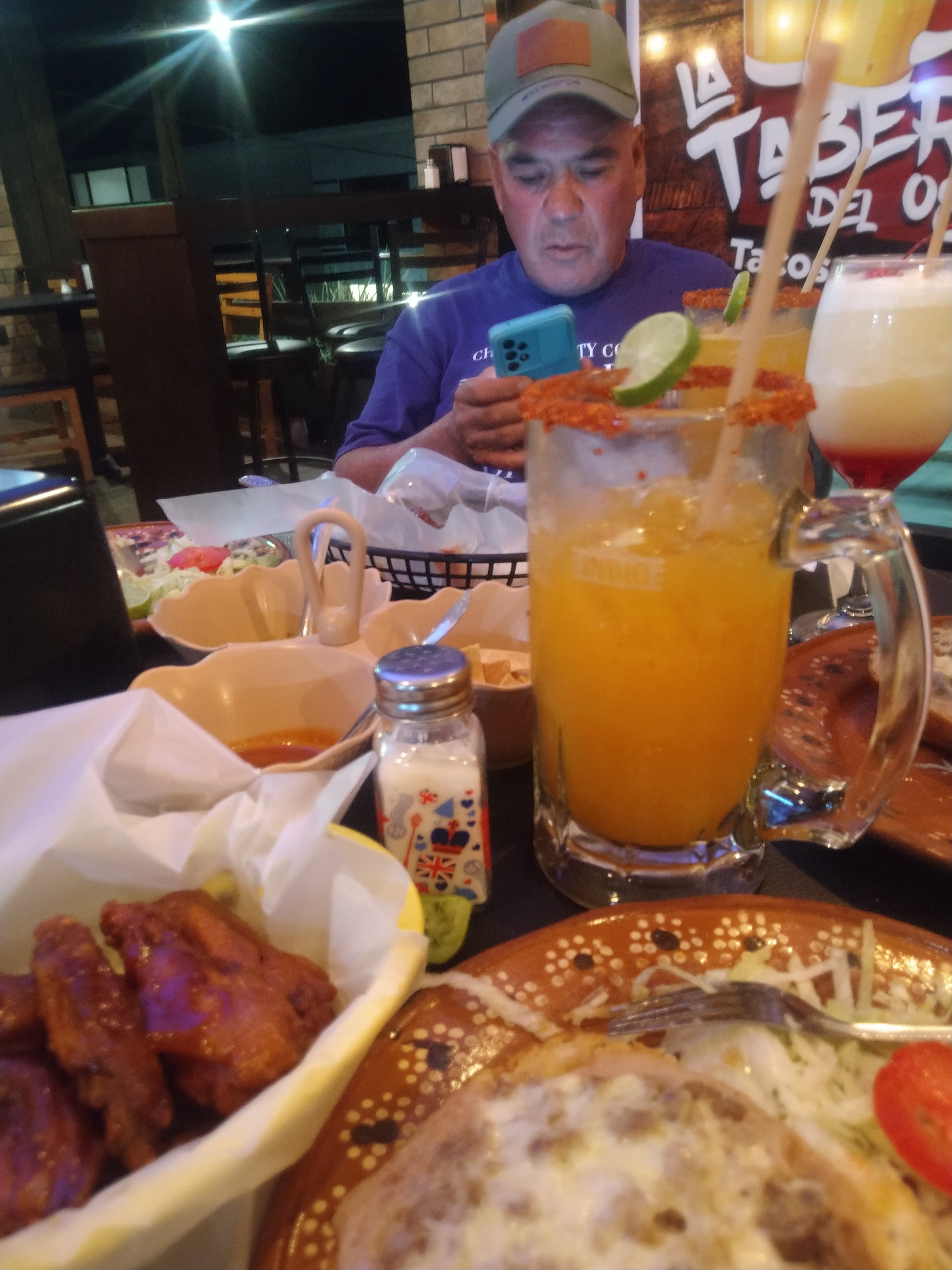 La Taberna Del Oso Bar image 4