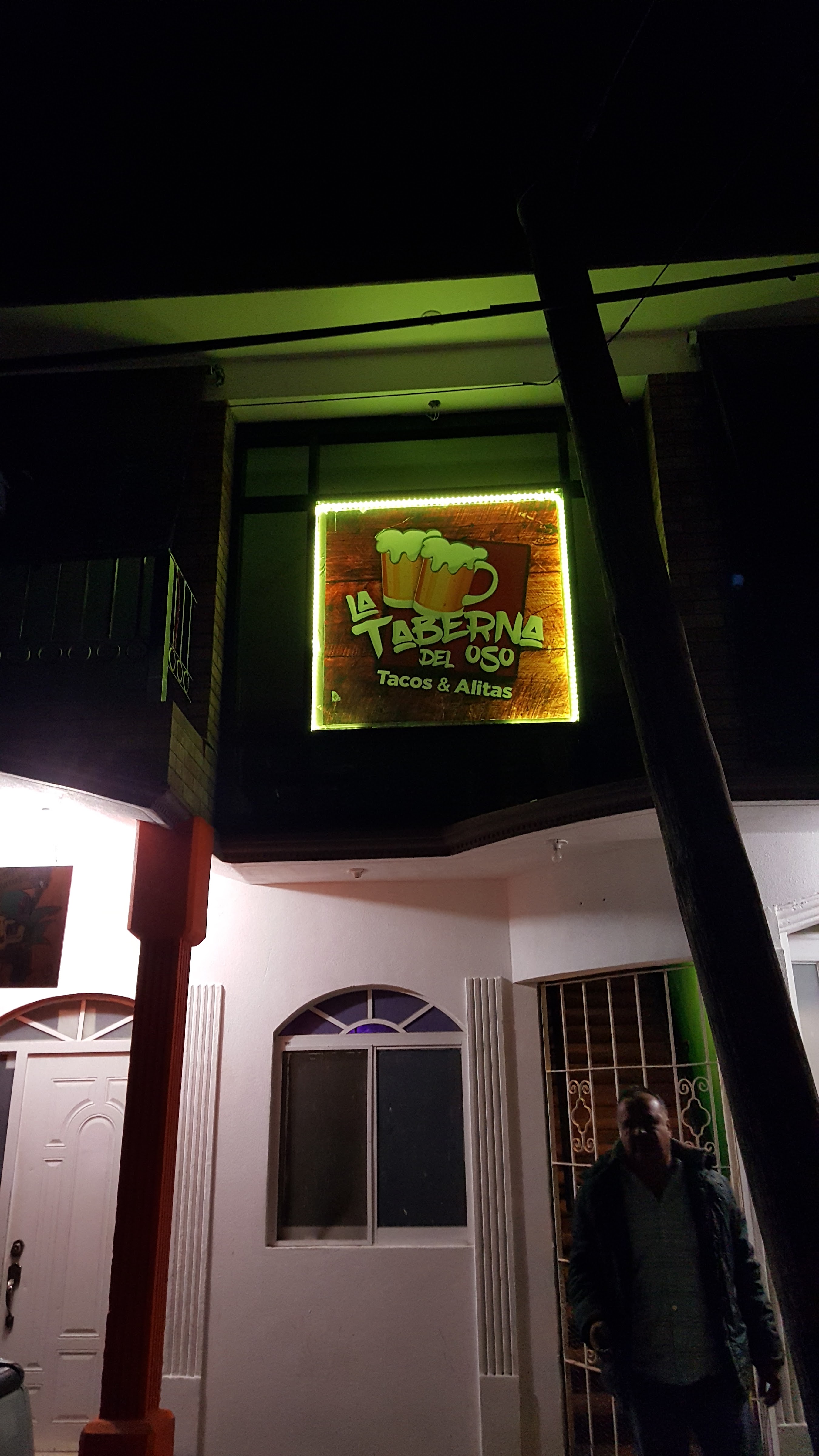 La Taberna Del Oso Bar image 8