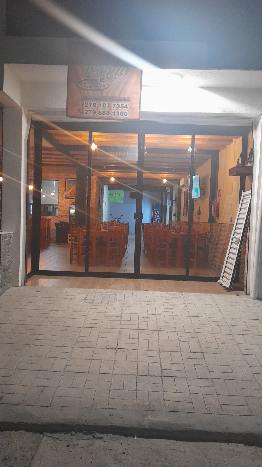 Lid’s Pizza image 2