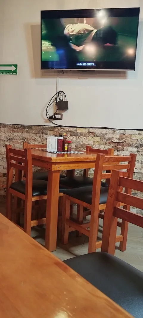 Lid’s Pizza image 3