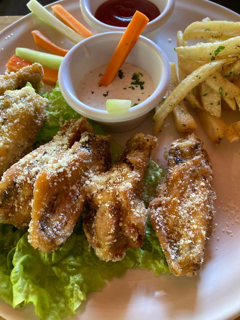 Pacific Blue Bar n' Grill image 3