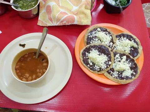 Los Guerrero image 2