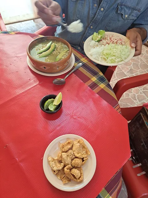 Los Guerrero image 4