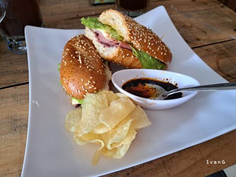 Bomba Eats image 3
