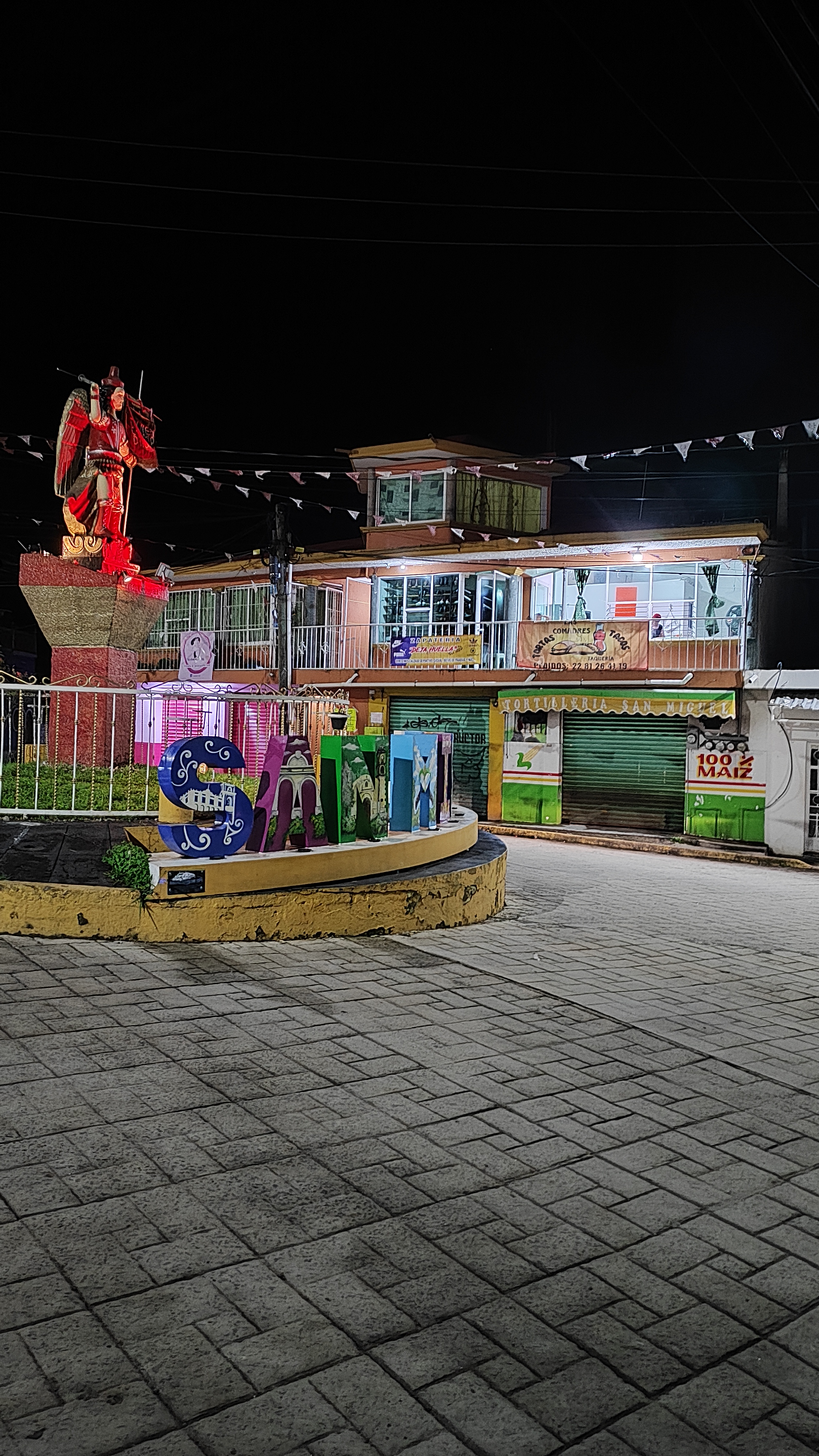 Taquería 🌮 Las Comadres 🌮 image 3