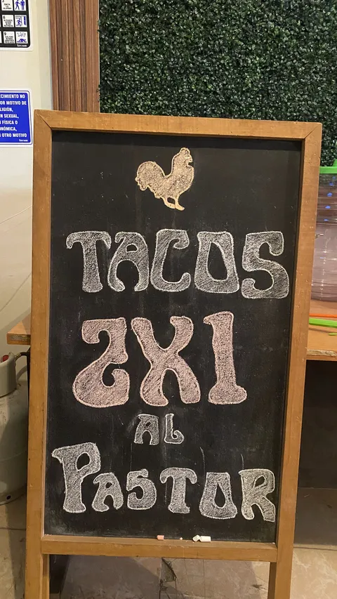ROOSTER TAQUERIA image 4