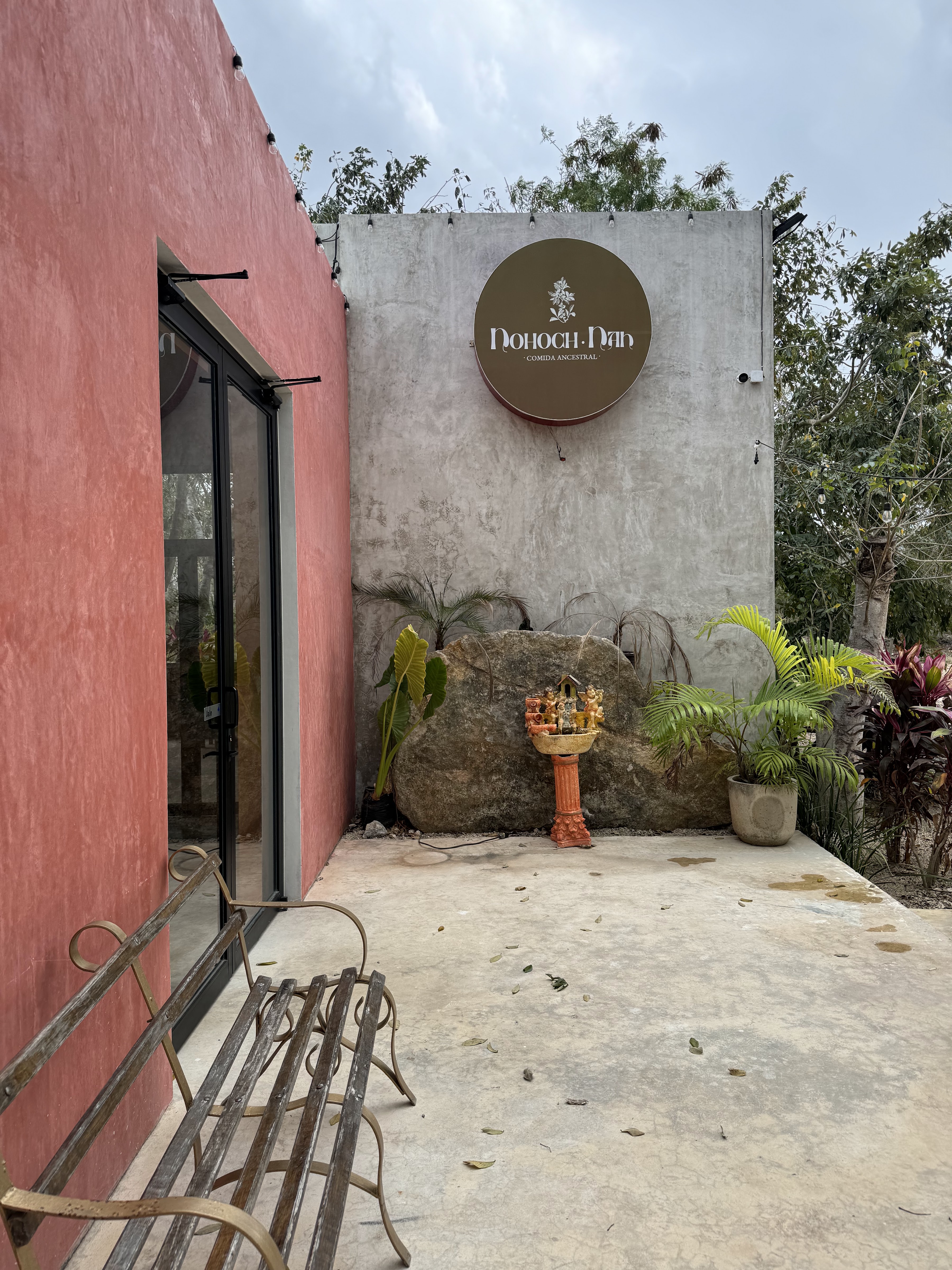 Nohoch Nah botanero familiar image 1