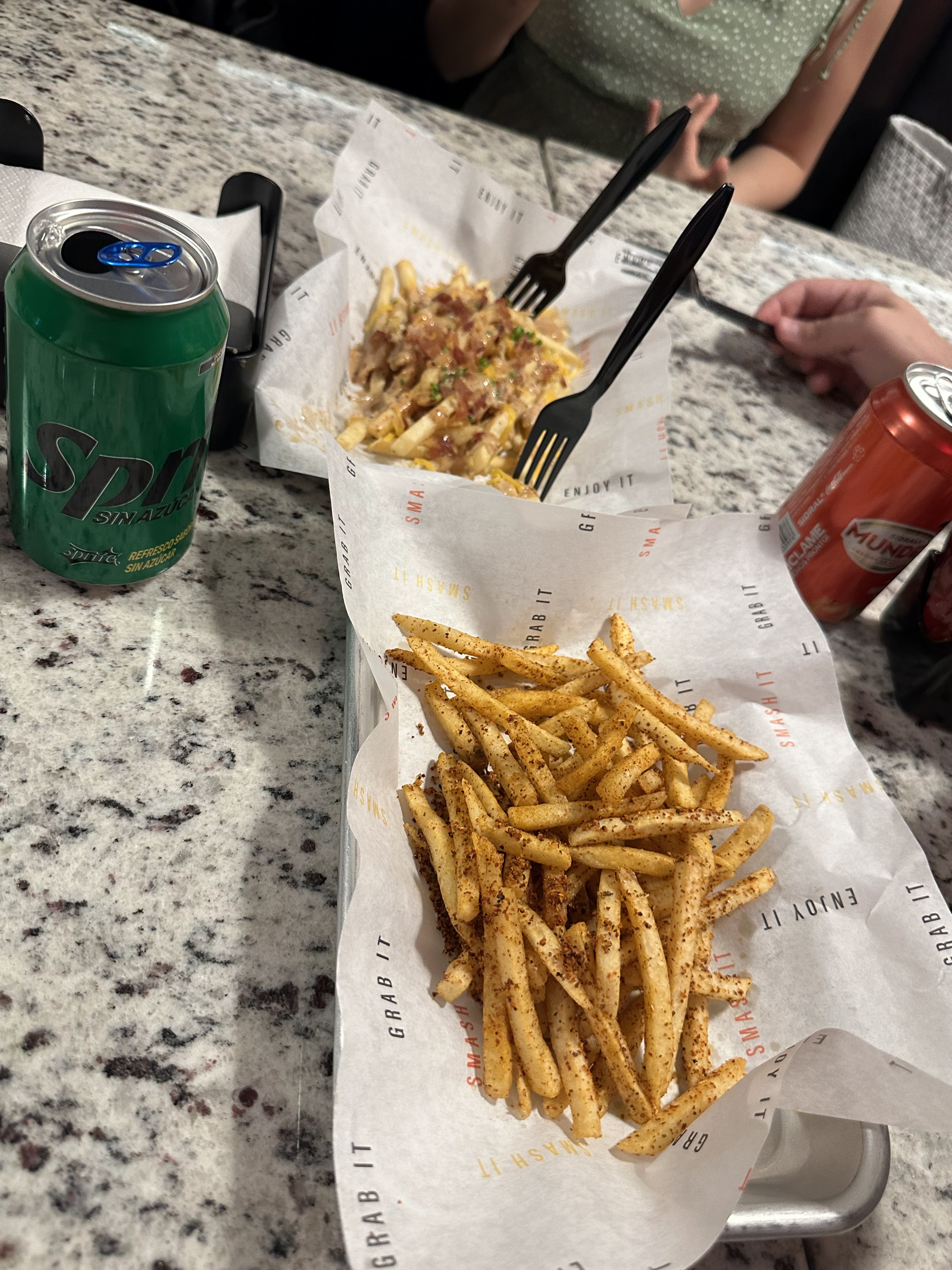 WAGÚ SMASH BURGERS image 4