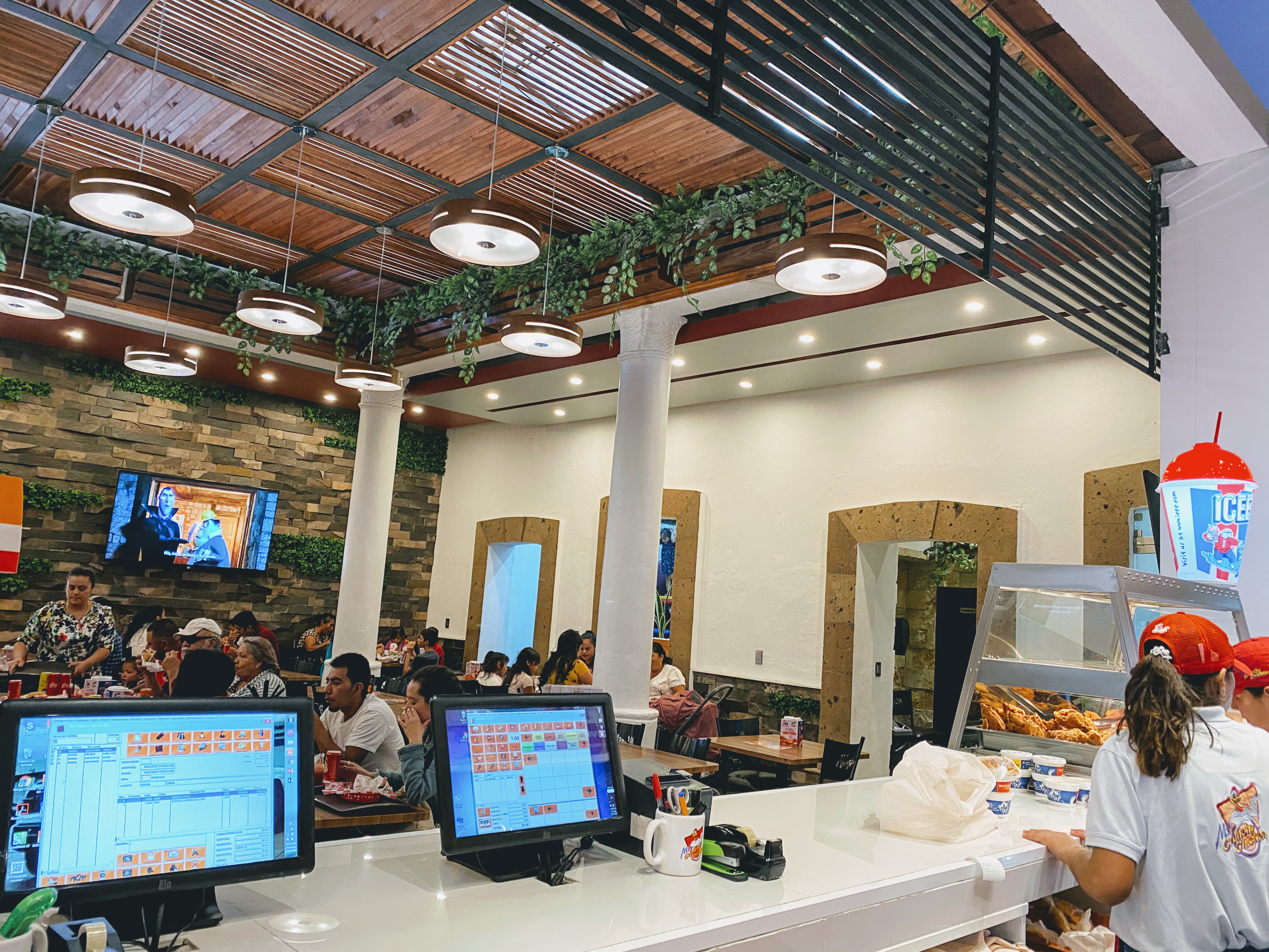 Mr Crunchy Chicken Dolores Hidalgo, Gto. Suc. Yucatan image 1