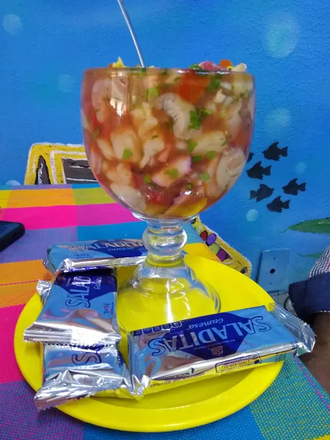 Mariscos La langosta loca image 2