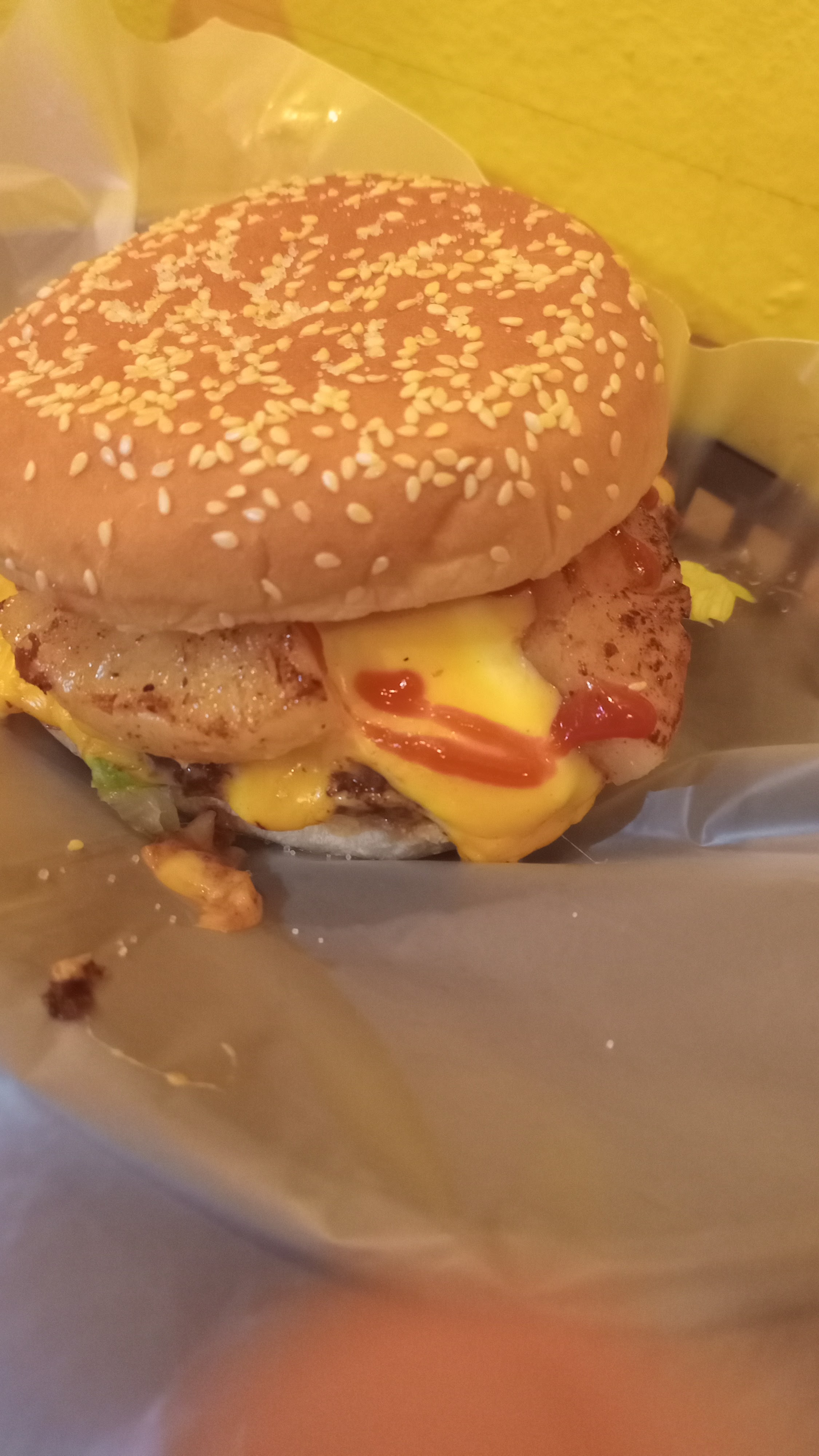 Erny's Burgers n' Wings image 10