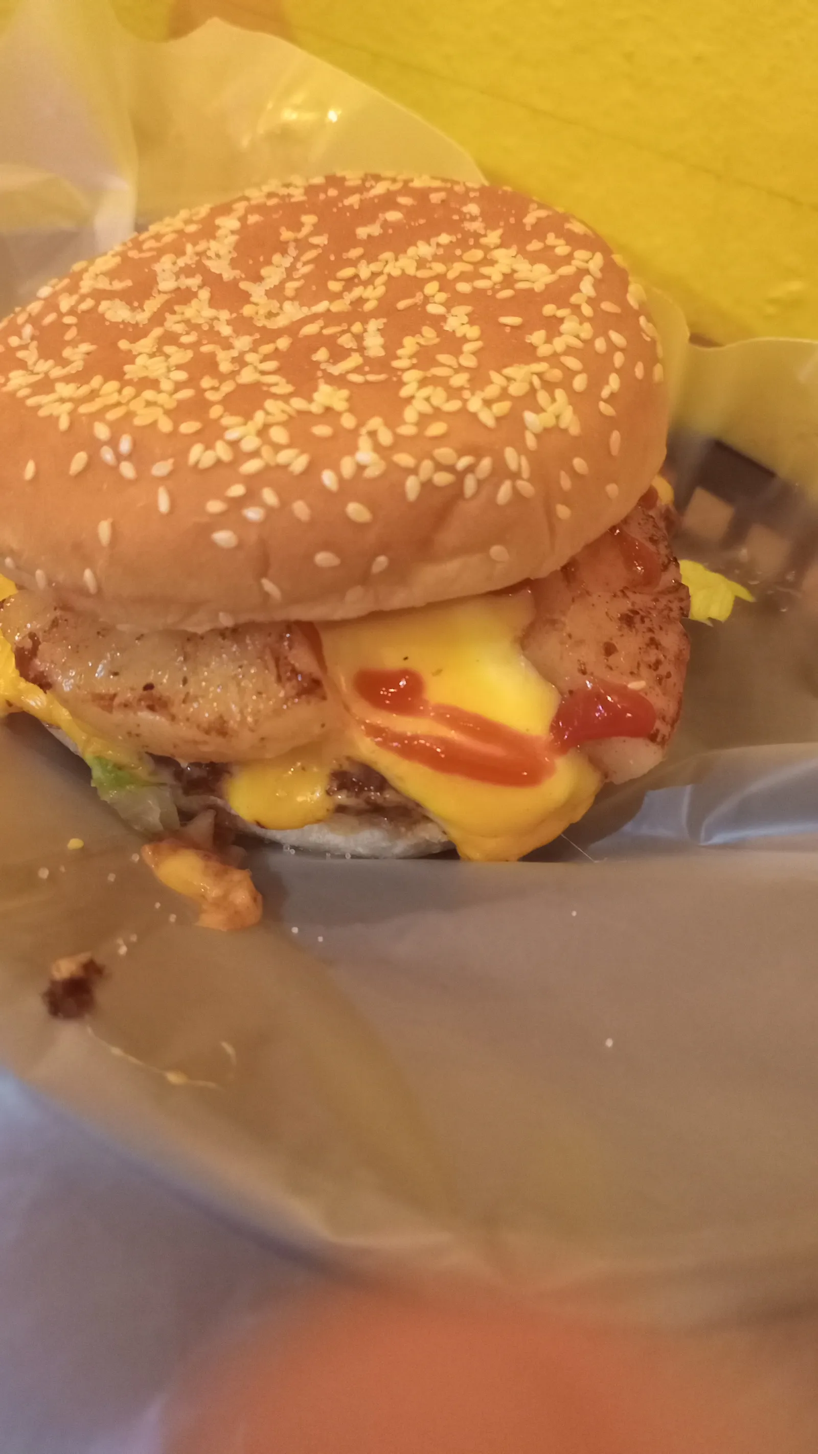 Erny's Burgers n' Wings image 10